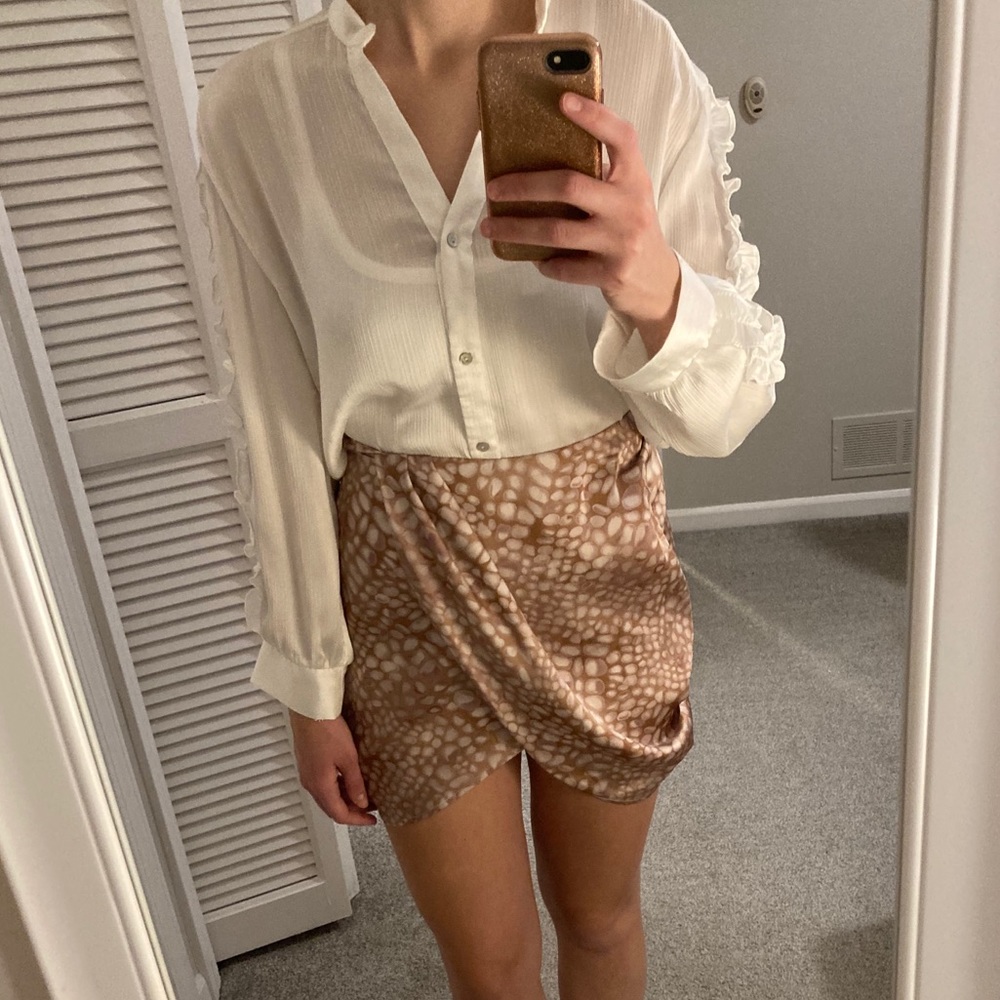 Zara ruffle sleeve white button down top